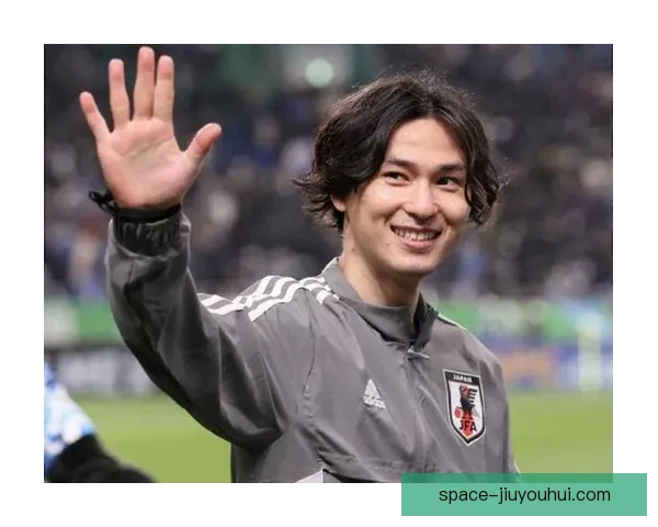 南野拓实精彩推射破门助球队进一步扩大领先优势