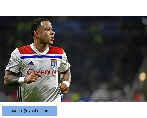 吉罗女足法甲进球如潮火力全开 成为赛季最佳射手争夺者