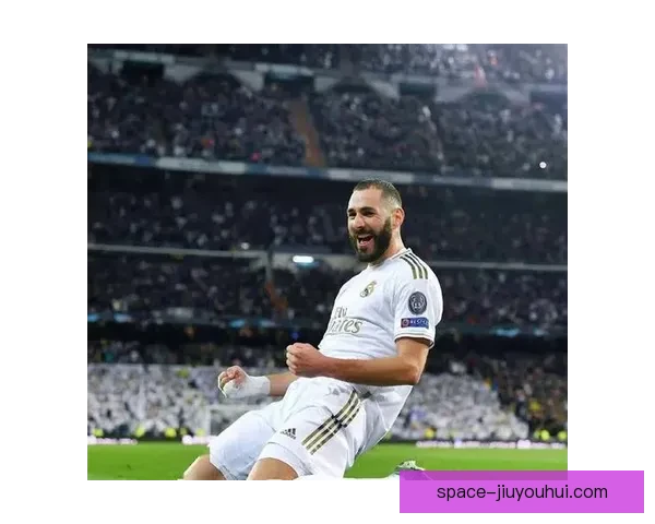 本泽马未经许可推迟归队遭主帅排除出吉达联集训名单