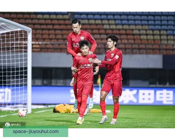 巴尔加斯中超表现出色赛季收官合同期满离队 巴尔加斯中超表现出色赛季收官合同期满离队